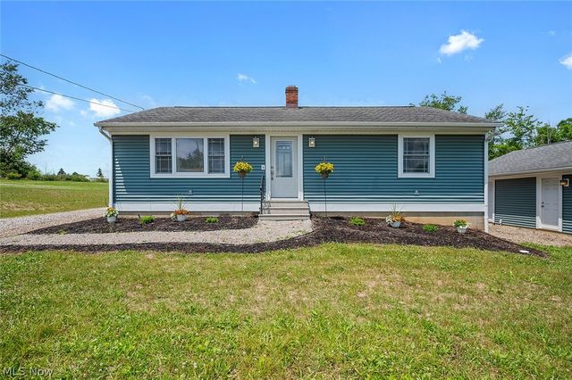 7562 Richmond Road, Oakwood Village, OH 44146