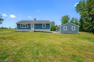 7562 Richmond Road, Oakwood Village, OH 44146