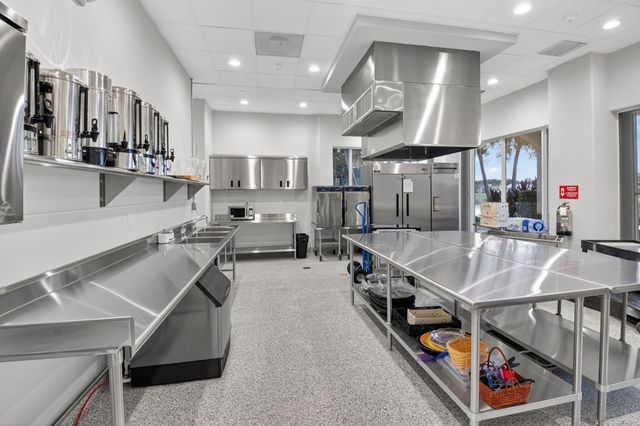 7090 Prado Lake Drive, Delray Beach, FL 33446