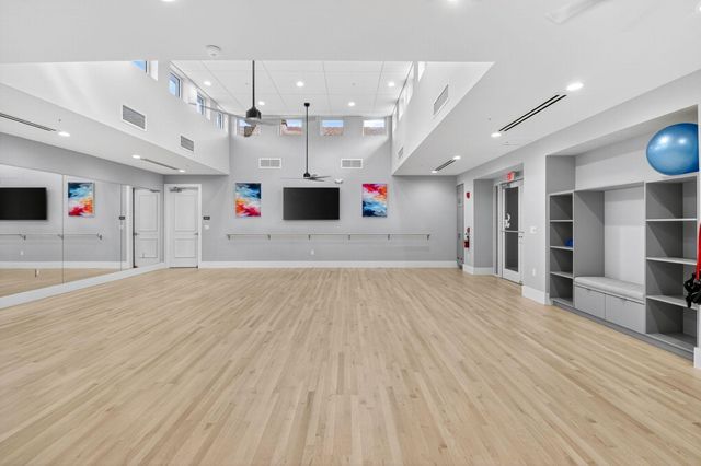 7090 Prado Lake Drive, Delray Beach, FL 33446