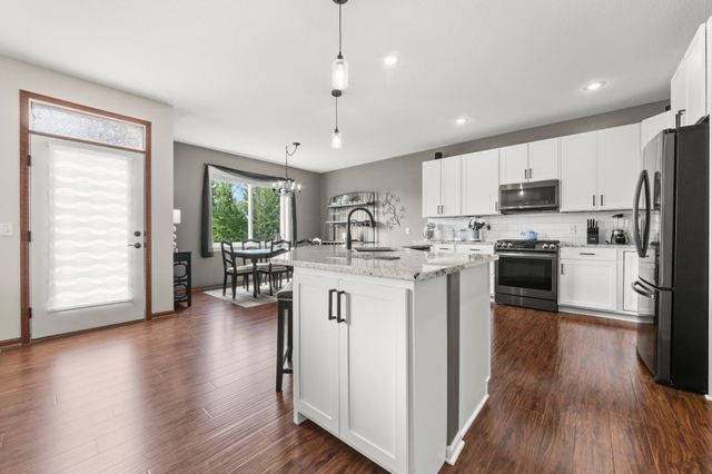 1624 Hackberry Court, Carver, MN 55315