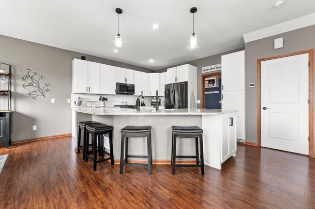 1624 Hackberry Court, Carver, MN 55315