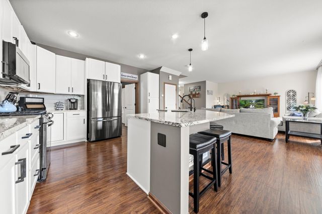 1624 Hackberry Court, Carver, MN 55315