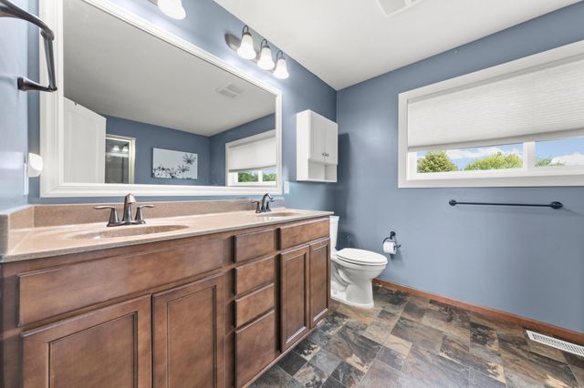 1624 Hackberry Court, Carver, MN 55315