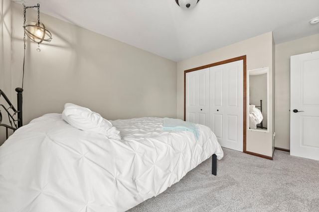 1624 Hackberry Court, Carver, MN 55315