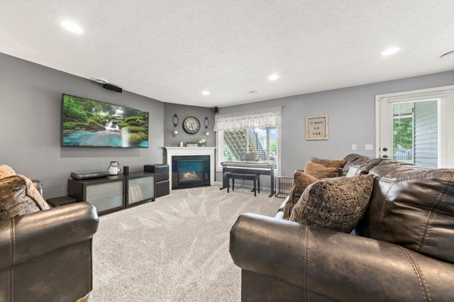 1624 Hackberry Court, Carver, MN 55315