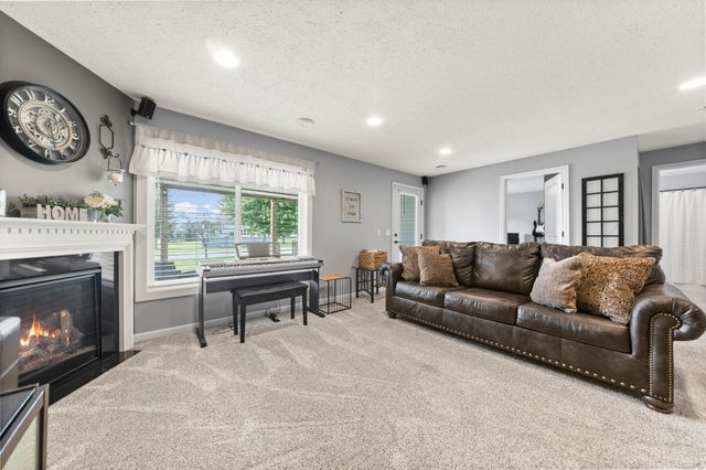 1624 Hackberry Court, Carver, MN 55315