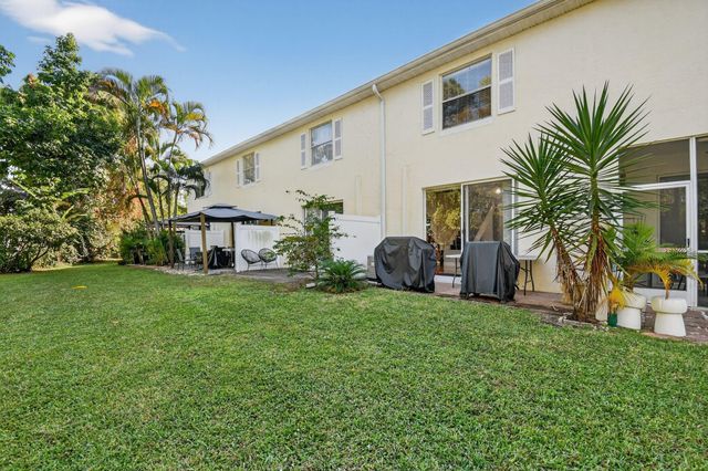 224 Foxtail Dr D, Greenacres, FL 33415