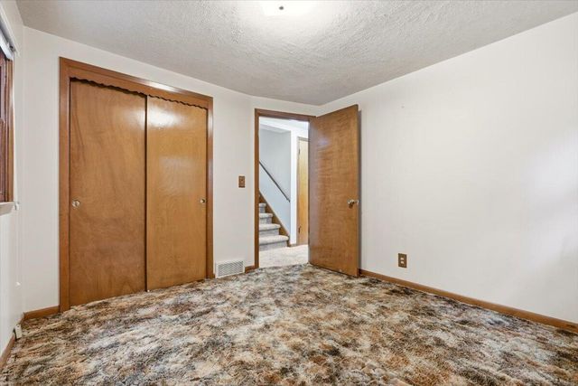 53 SKYVIEW Drive, Council Bluffs, IA 51503