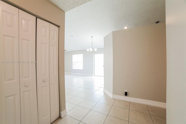 6429 French Angel Ter, Margate, FL 33063