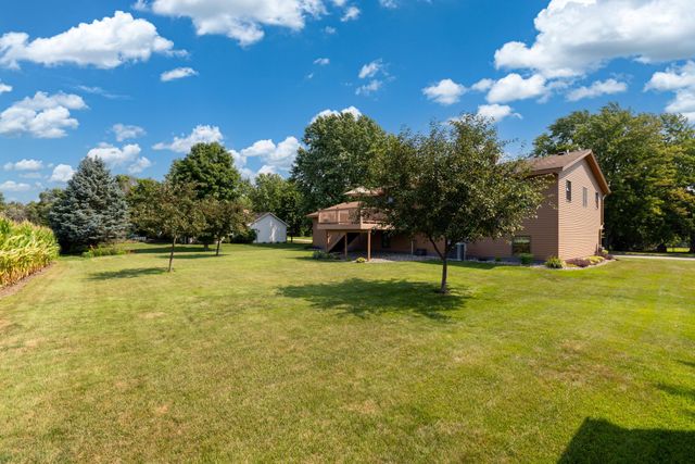 902 Park Lane, Belle Plaine, MN 56011