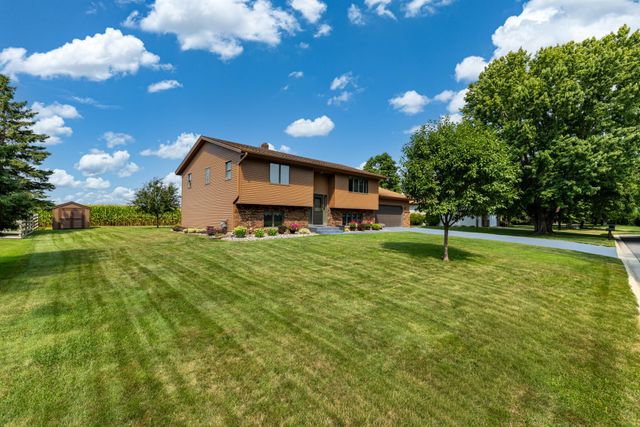 902 Park Lane, Belle Plaine, MN 56011