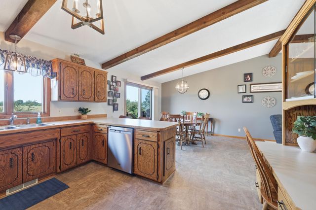 902 Park Lane, Belle Plaine, MN 56011