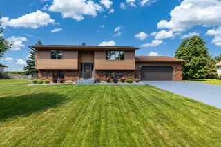 902 Park Lane, Belle Plaine, MN 56011