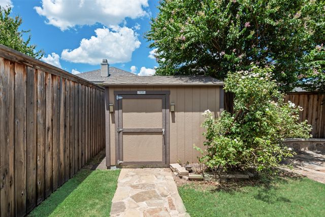 1629 Baxter Springs Drive, Fort Worth, TX 76247