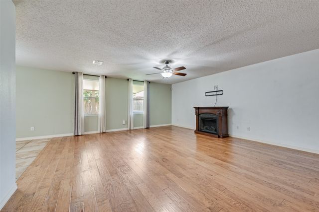 1629 Baxter Springs Drive, Fort Worth, TX 76247