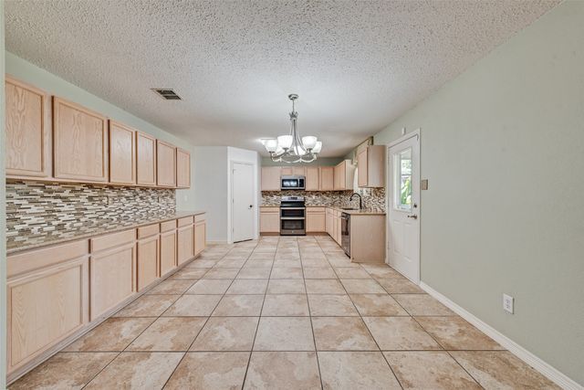 1629 Baxter Springs Drive, Fort Worth, TX 76247
