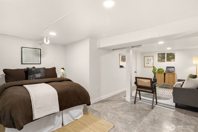935 N 92nd Street, Seattle, WA 98103
