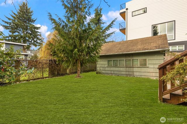 935 N 92nd Street, Seattle, WA 98103