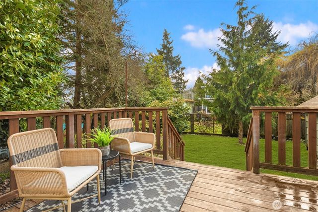 935 N 92nd Street, Seattle, WA 98103