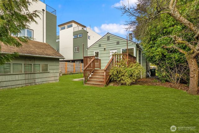 935 N 92nd Street, Seattle, WA 98103