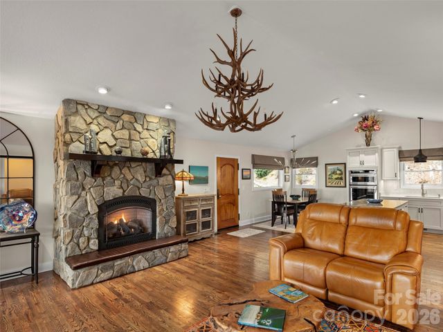 220 Dulcimer Lane, Waynesville, NC 28786
