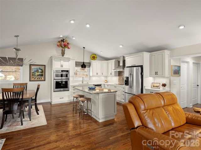 220 Dulcimer Lane, Waynesville, NC 28786