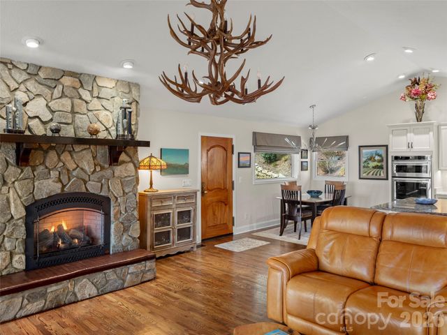 220 Dulcimer Lane, Waynesville, NC 28786