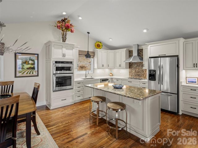 220 Dulcimer Lane, Waynesville, NC 28786