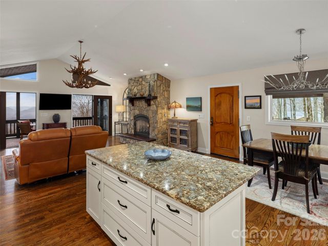 220 Dulcimer Lane, Waynesville, NC 28786