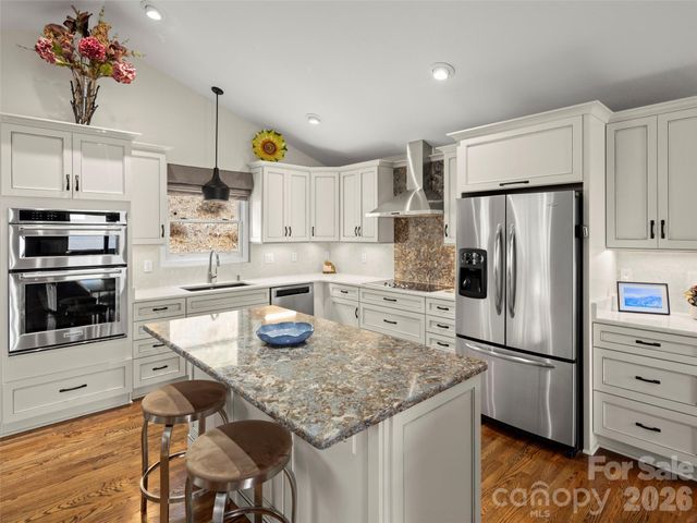 220 Dulcimer Lane, Waynesville, NC 28786
