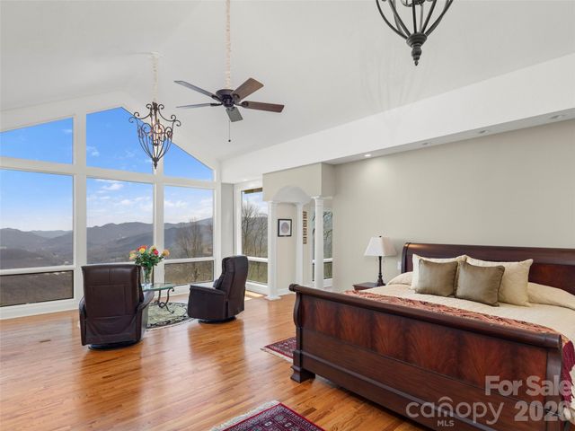 220 Dulcimer Lane, Waynesville, NC 28786