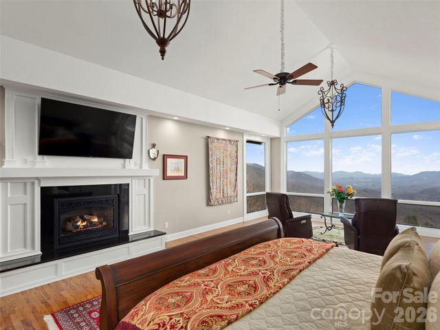220 Dulcimer Lane, Waynesville, NC 28786