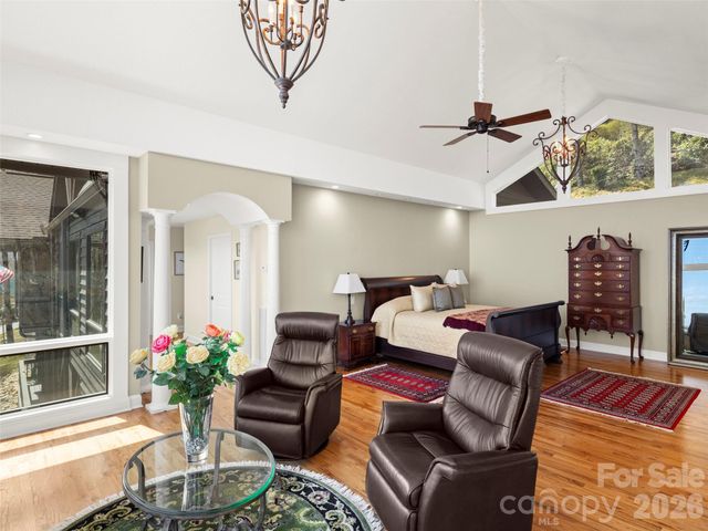 220 Dulcimer Lane, Waynesville, NC 28786