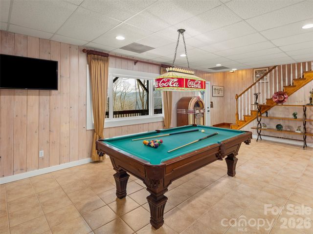 220 Dulcimer Lane, Waynesville, NC 28786