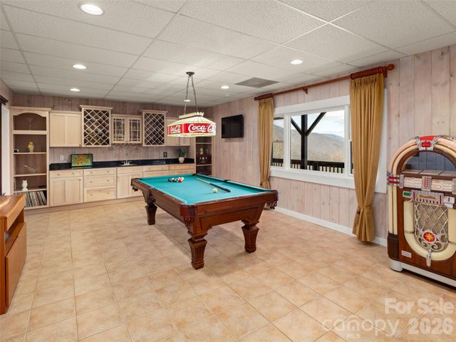 220 Dulcimer Lane, Waynesville, NC 28786