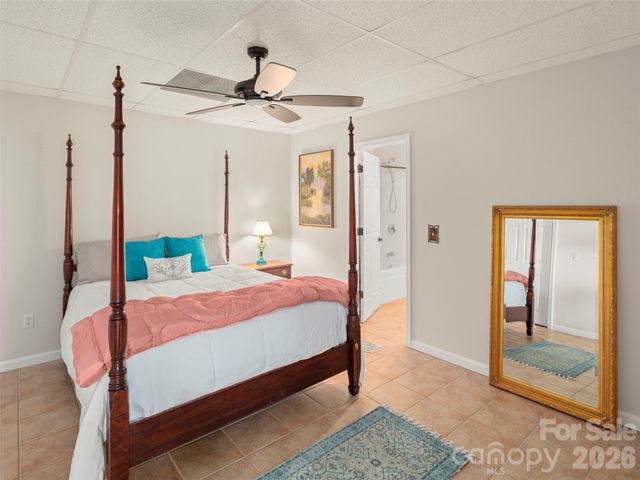 220 Dulcimer Lane, Waynesville, NC 28786