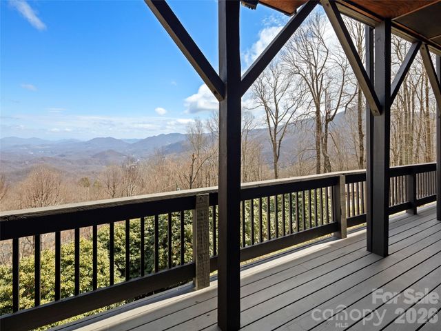 220 Dulcimer Lane, Waynesville, NC 28786
