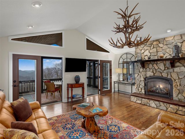 220 Dulcimer Lane, Waynesville, NC 28786