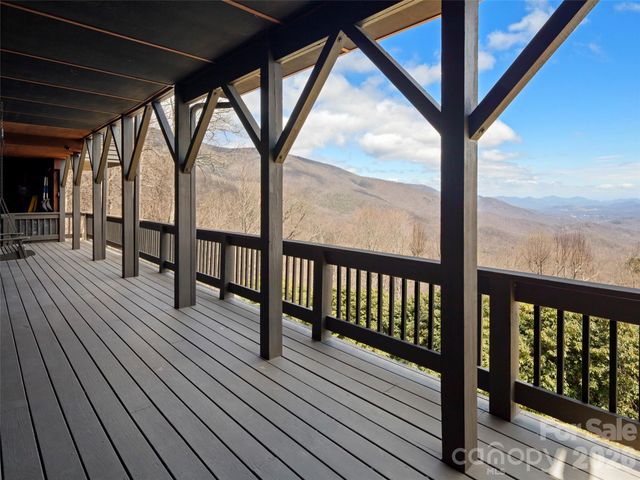 220 Dulcimer Lane, Waynesville, NC 28786