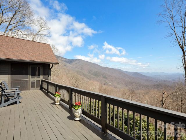 220 Dulcimer Lane, Waynesville, NC 28786