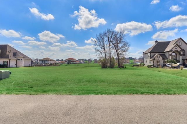 11621 Grandview Drive, Montgomery, TX 77356