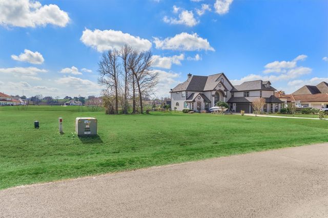 11621 Grandview Drive, Montgomery, TX 77356