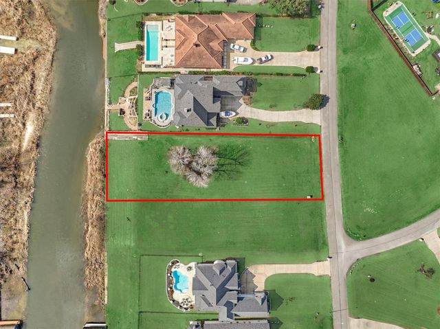 11621 Grandview Drive, Montgomery, TX 77356