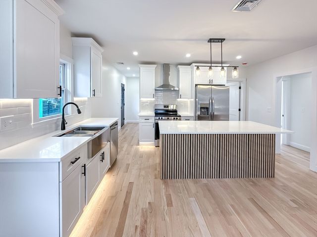 23 Murray Hill Rd, Medford, MA 02155