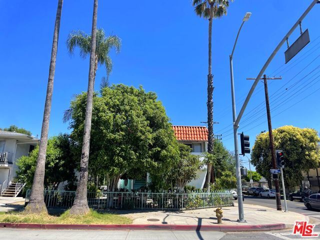 19103 Sherman Way, Reseda (los Angeles), CA 91335