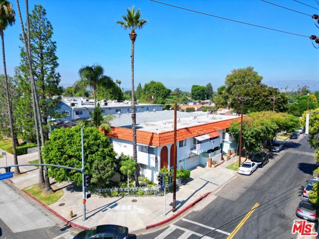 19103 Sherman Way, Reseda (los Angeles), CA 91335