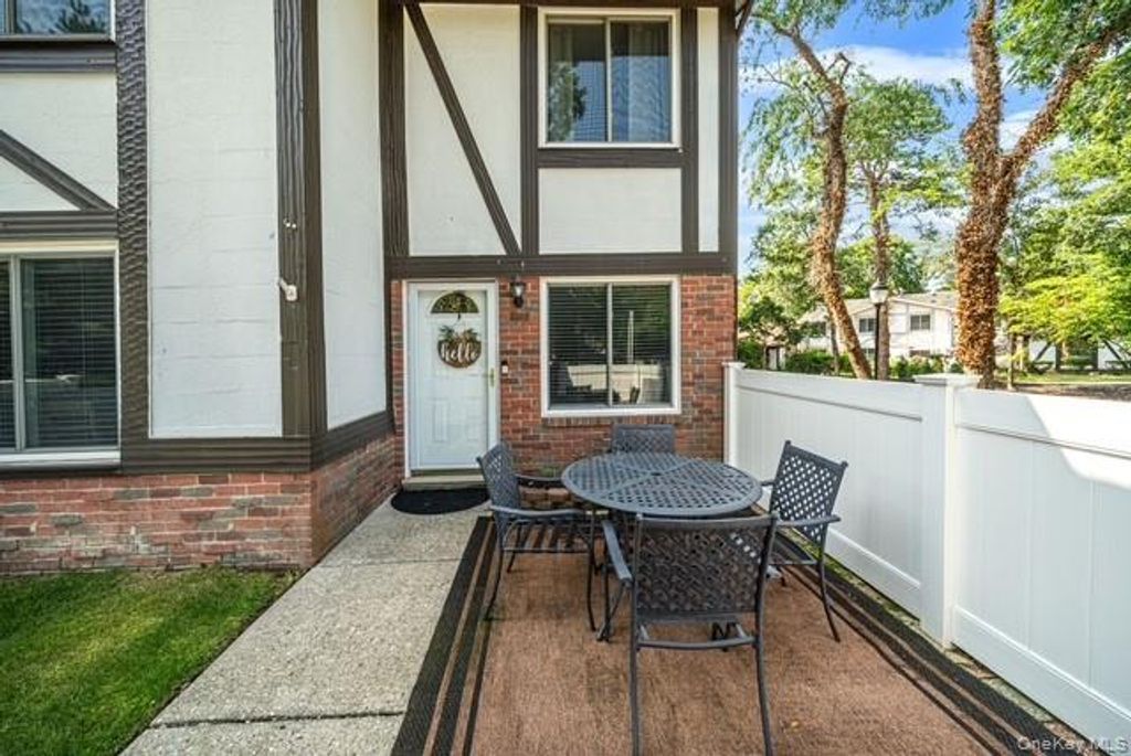 275 Birchwood Road, Medford, NY 11763 — photo 3