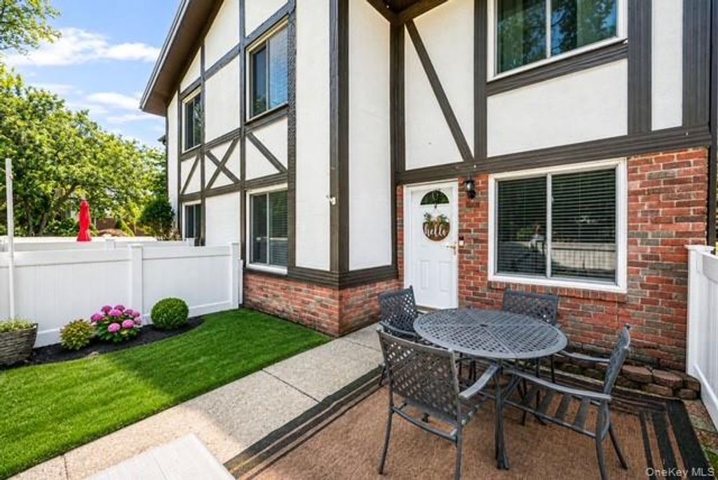 275 Birchwood Road, Medford, NY 11763 — photo 4