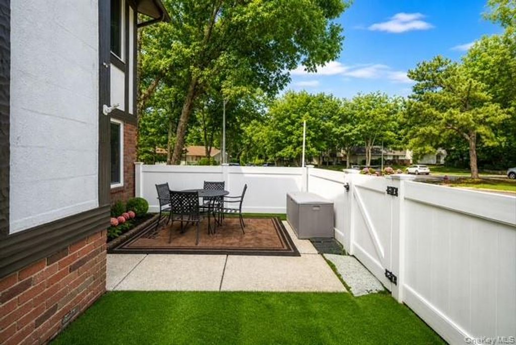 275 Birchwood Road, Medford, NY 11763 — photo 5